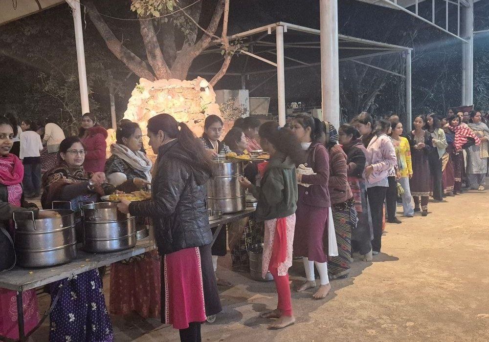 Hare Krishna Movement Bhilai - Anna Daan Seva (1)