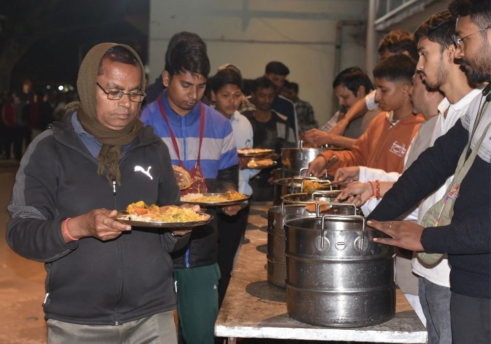 Hare Krishna Movement Bhilai - Anna Daan Seva (1)