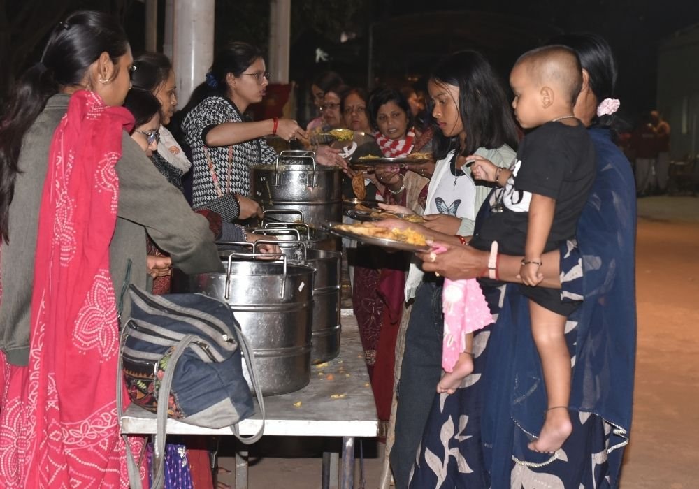 Hare Krishna Movement Bhilai - Anna Daan Seva (1)